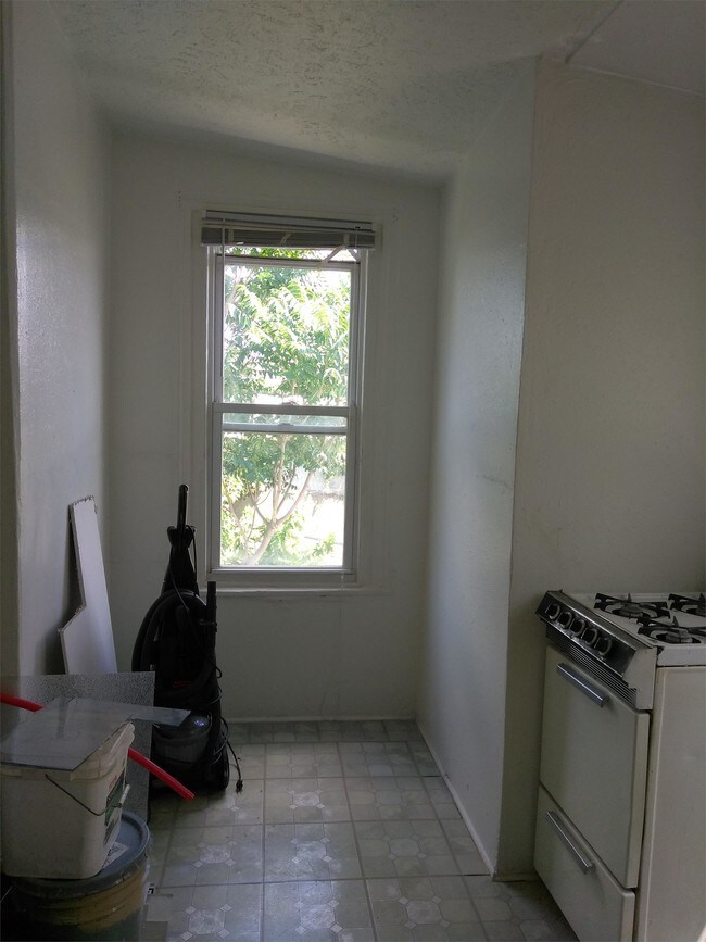 Building Photo - 4143 Orchard St