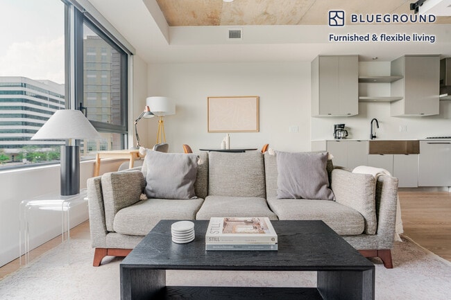 Building Photo - 3030 Potomac Ave