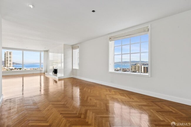 Building Photo - 1150 Sacramento St