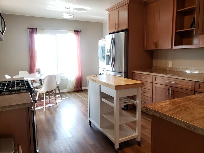 Foto del edificio - 717 Rolph St