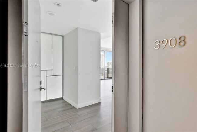 Foto del edificio - 55 SW 9th St