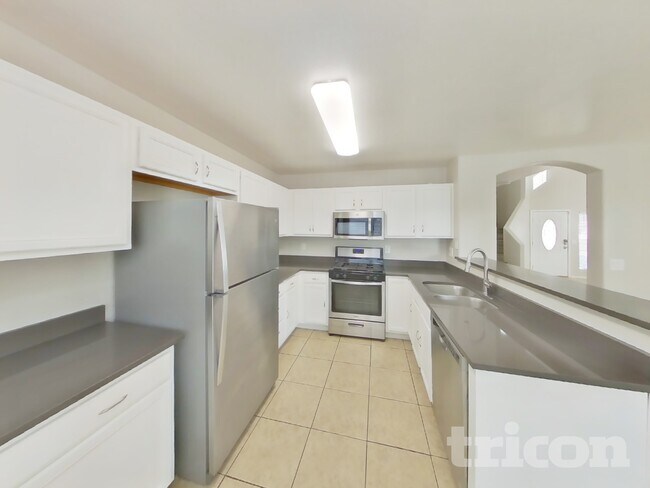 Building Photo - 7024 N 77th Dr