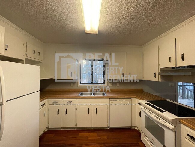 Foto del edificio - 307 Fox Tail Dr