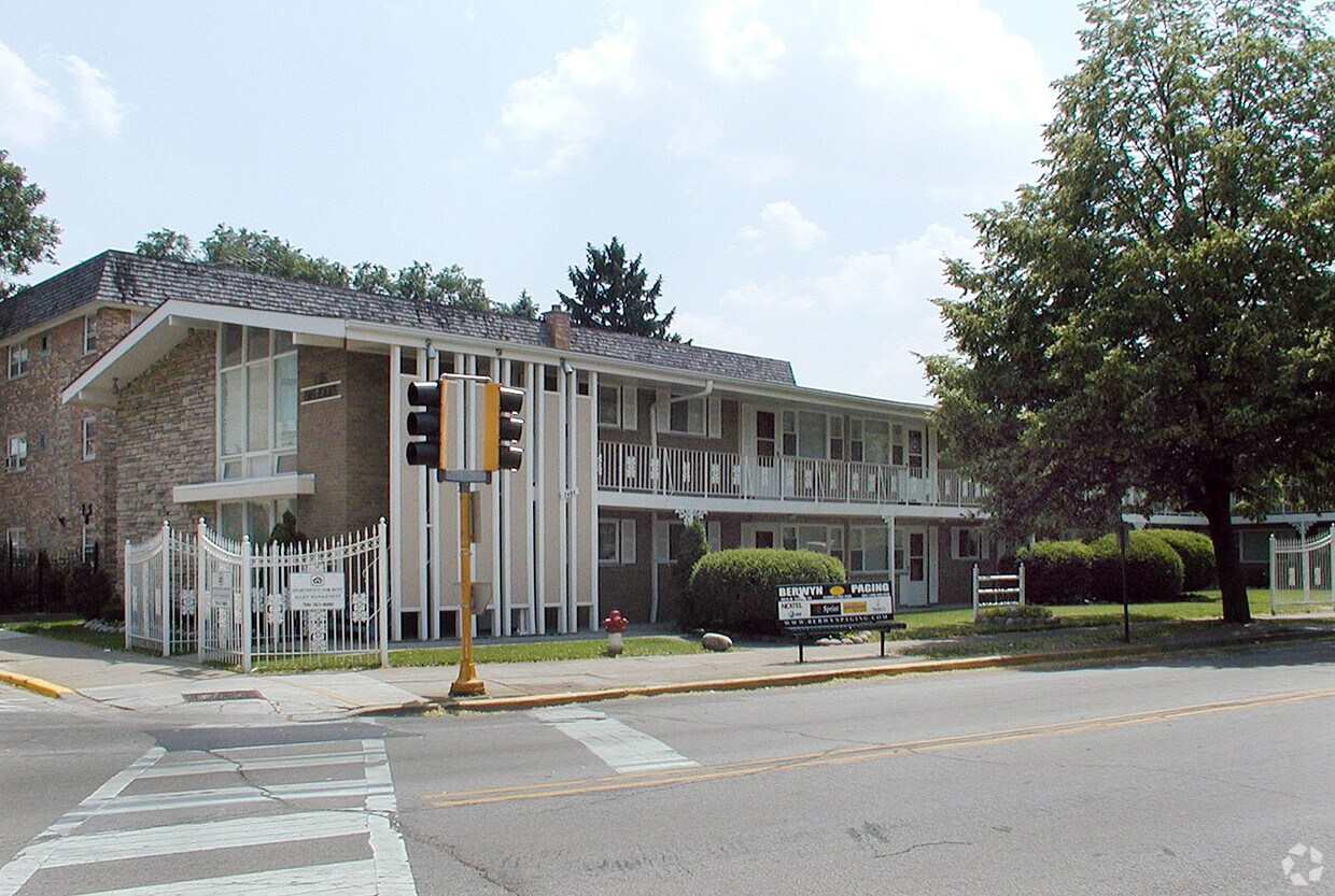 Foto principal - 7406 Randolph St.