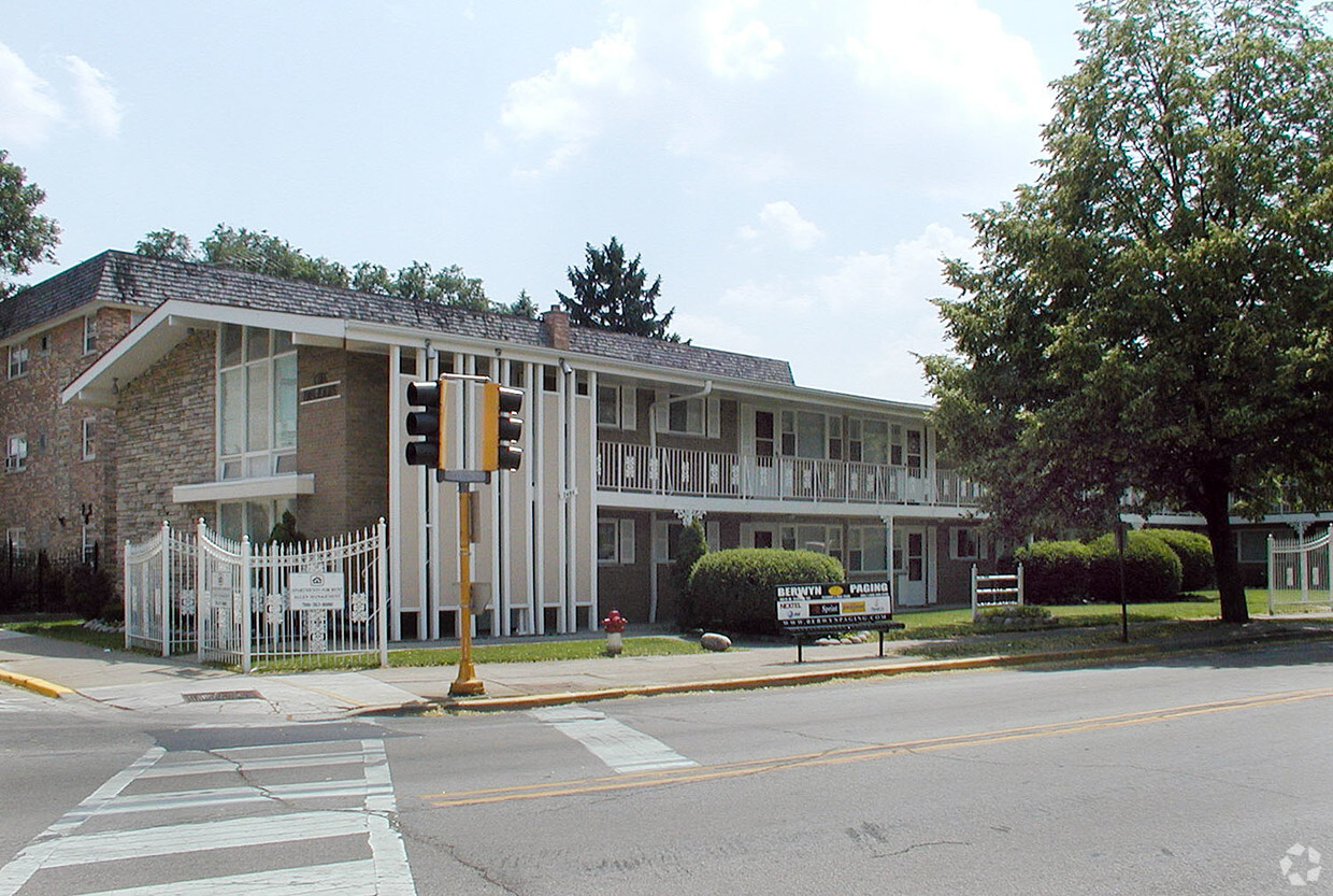 Primary Photo - 7406 Randolph St.