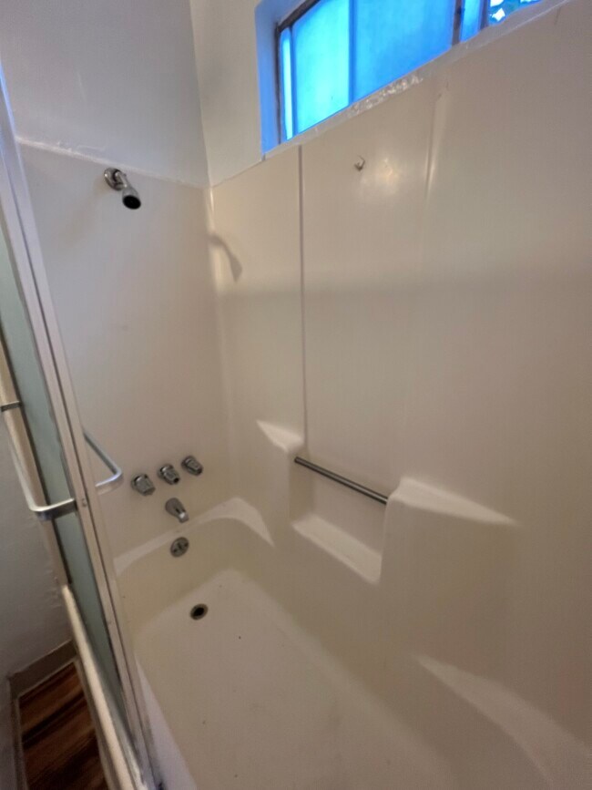 Building Photo - 2572 S Sepulveda Blvd