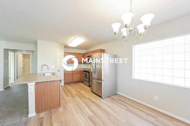 Building Photo - 3 Bedroom Pet-Friendly Home in Denver, CO with Main Street Renewal