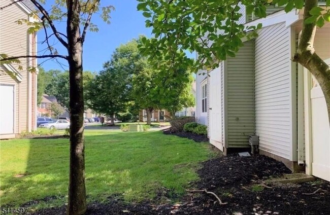 Foto del edificio - 24 Albury Way