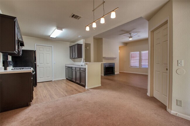 Foto del edificio - 21208 Derby Day Ave