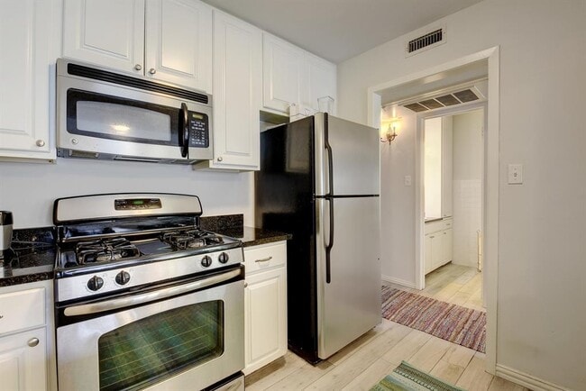 Foto del edificio - 1210 Windsor Rd