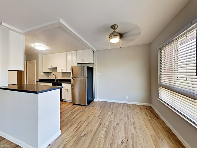 Building Photo - 2 br, 1 bath  - 355 Staten Ave Apt 302