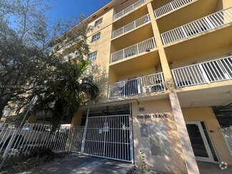 Building Photo - 500 SW 19th Ave