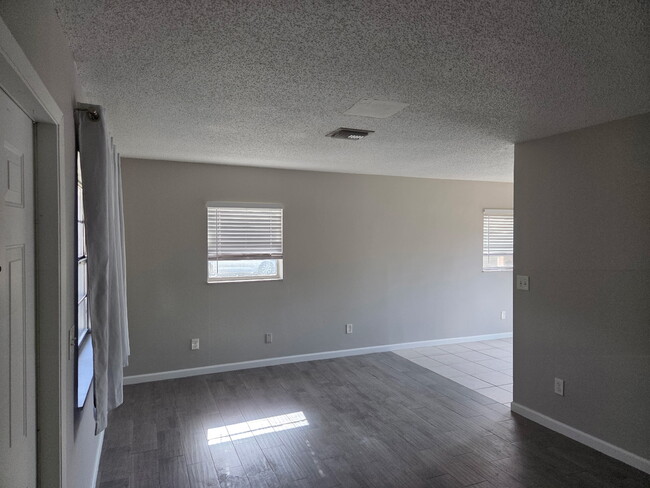 Building Photo - 71 Avocado Ave