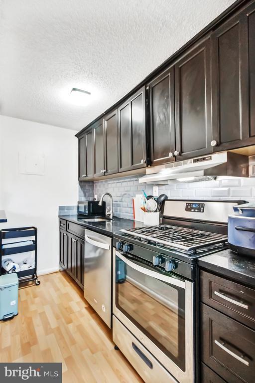 Building Photo - 2500 N Van Dorn St