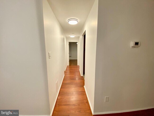 Building Photo - 3340 Huntley Sq Dr