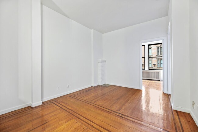 Foto del edificio - 121 Madison Ave