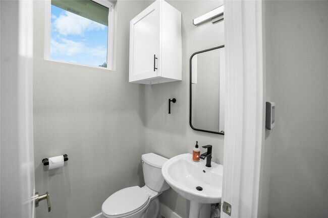 Foto del edificio - 410 E 41st St
