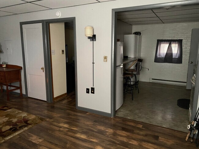 Building Photo - 1131 Harrisburg Pike