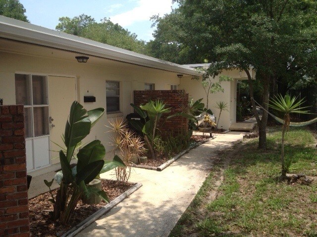 Apartamento con jardín de Hermosa - 421 S Hyer Ave