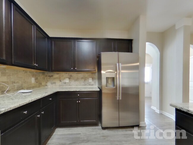 Building Photo - 457 Shady Glen