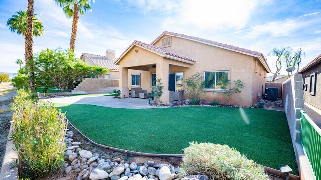 Foto del edificio - 80220 Green Hills Dr
