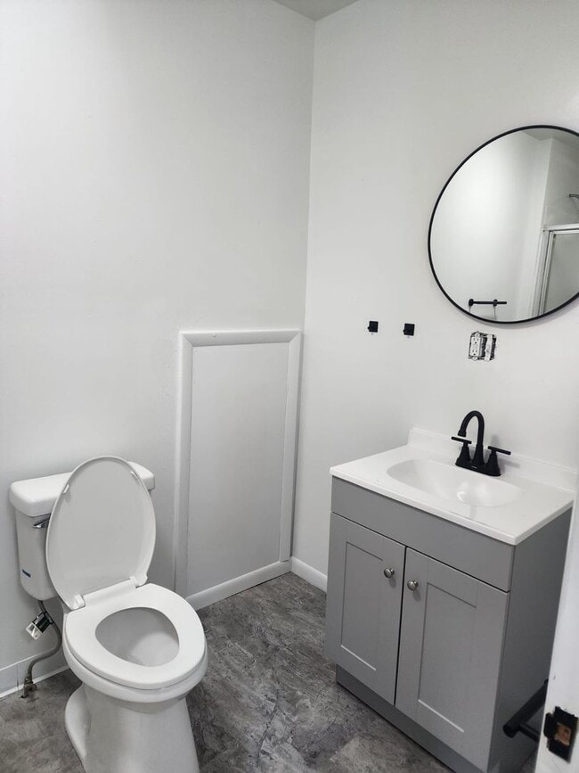 Foto del edificio - Wayne St W Duplex (1230-1230 1/2)