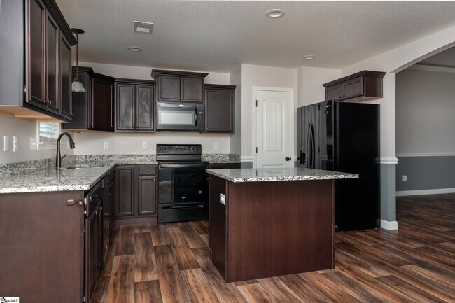 Foto del edificio - 209 Bertha Burns Rd