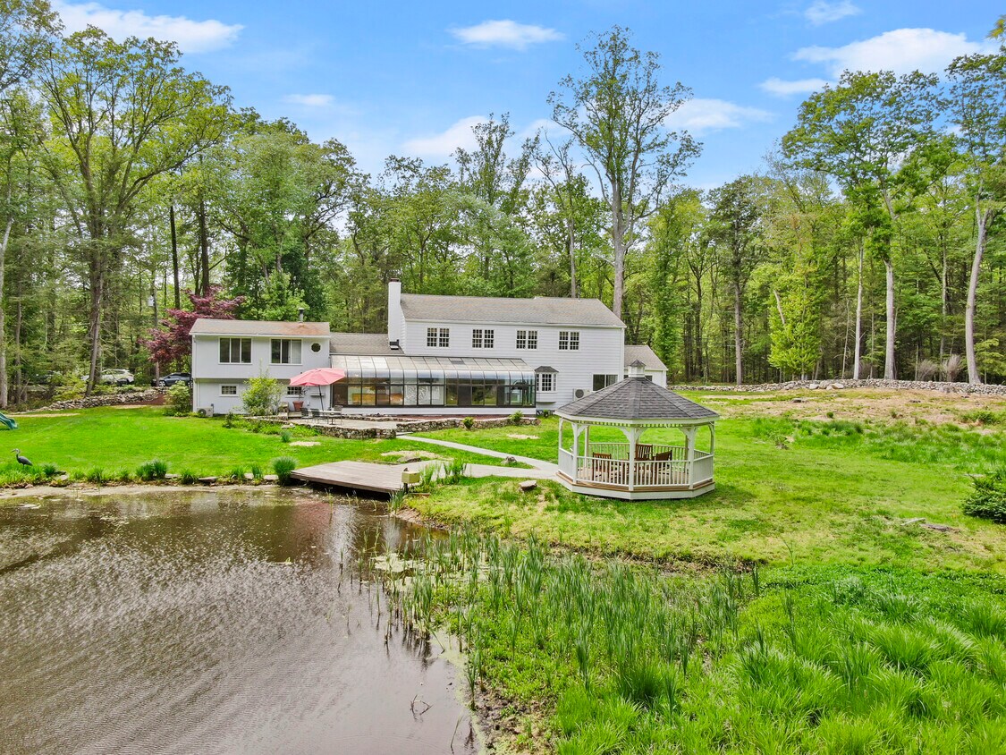 51 Old Stage Coach Rd, Weston, CT 06883 House Rental in Weston, CT
