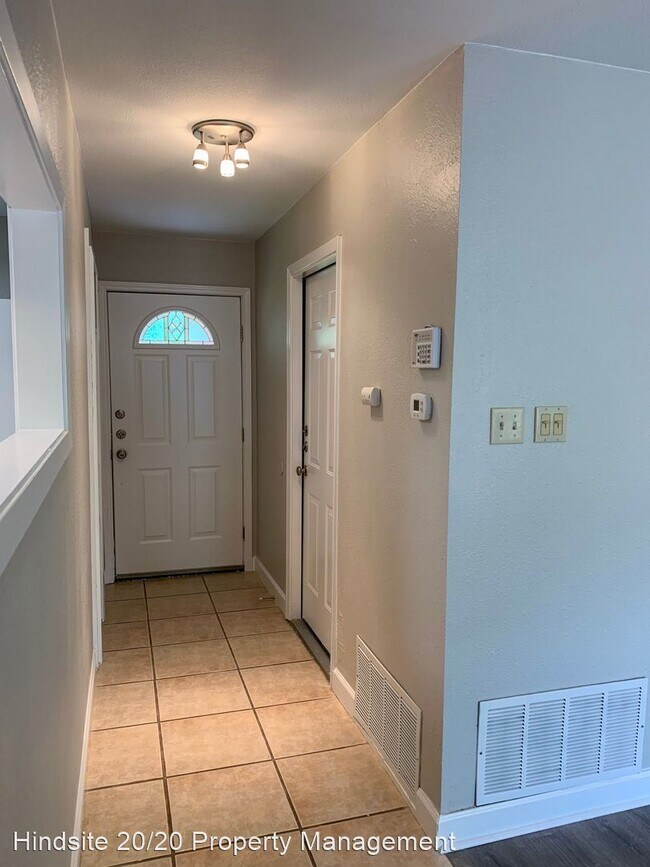 Building Photo - 3 br, 2 bath House - 11003 Ptarmigan Drive