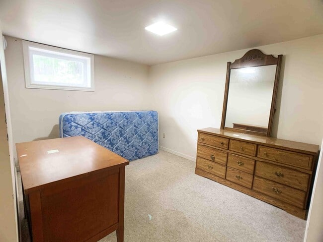 Building Photo - 16 Burke Pl