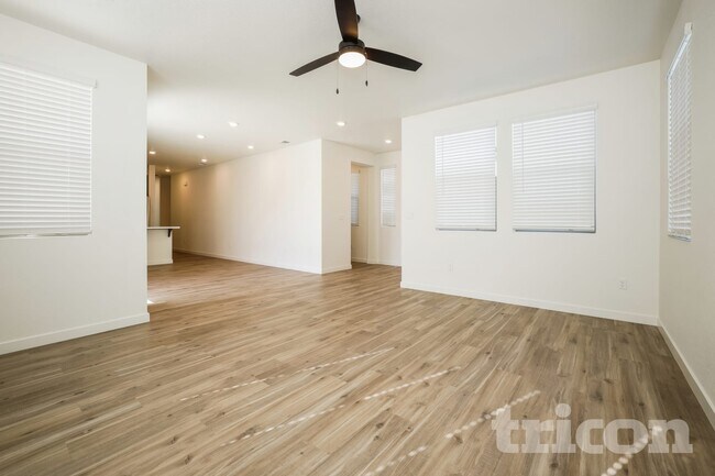 Foto del edificio - 2454 Snowbrush Ct