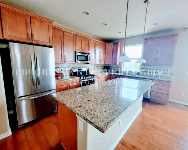 Building Photo - 2349 Lone Willow View