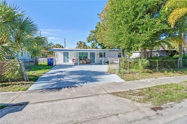 Building Photo - 3026 2nd St