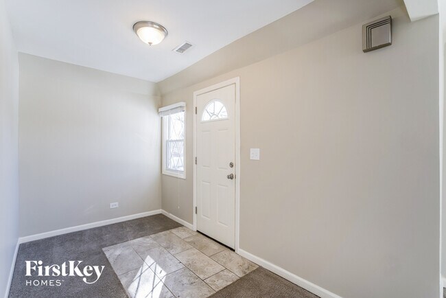 Foto del edificio - 123 Fairlawn Dr