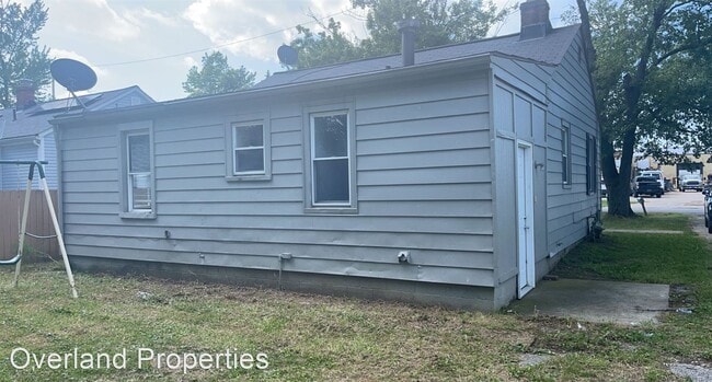 Building Photo - 2 br, 1 bath House - 1525 E 365th St