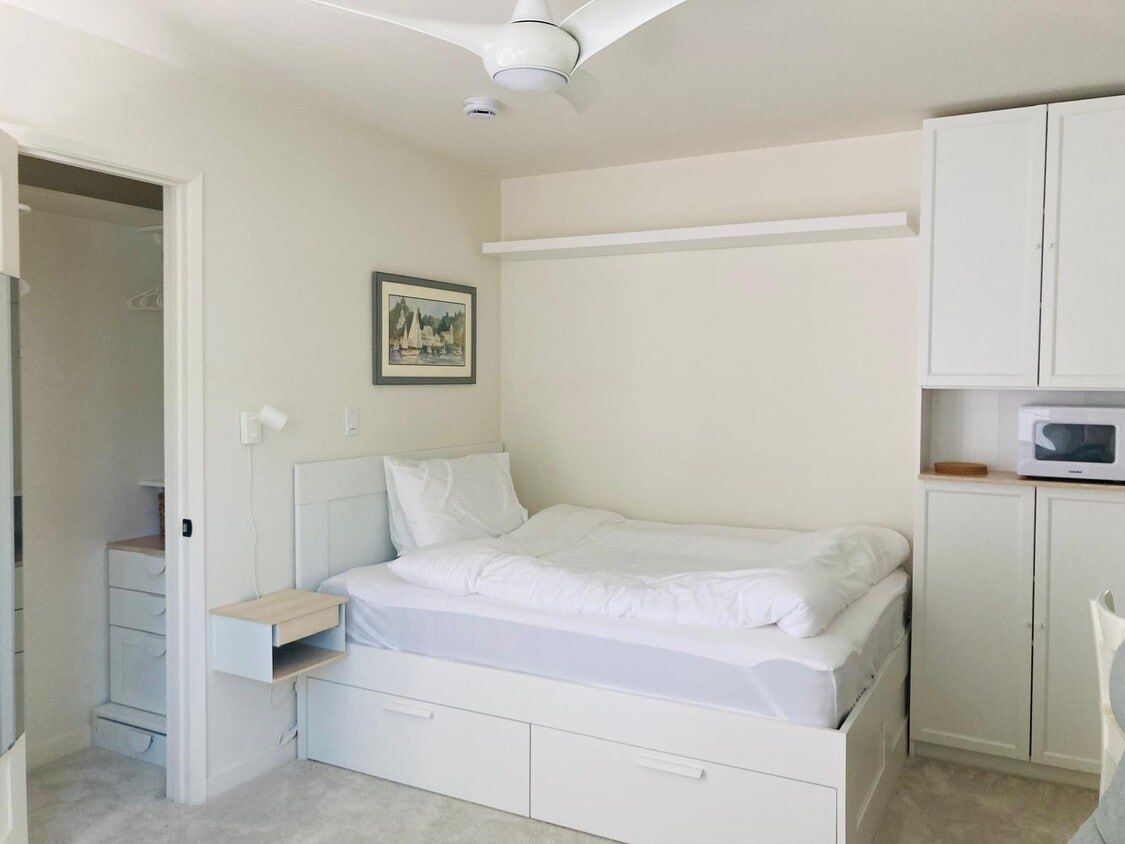bed, closet, storage, shelf - 626 Bonair Way