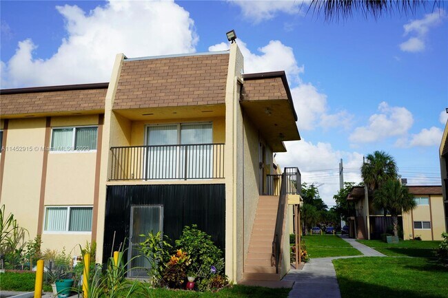 Building Photo - 2824 NW 55th Ave