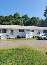 Building Photo - 43998 Sandy Bottom Rd