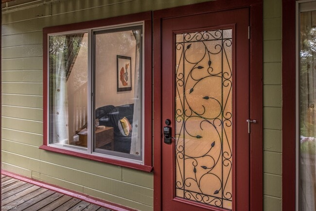 Building Photo - 1 br, 1 bath House - 3767B International A...