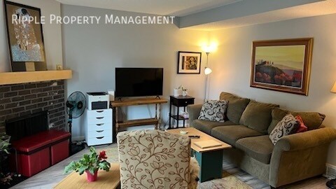 Photo principale - Modern 3 Beds, 1.5 Baths | Available 08/01...
