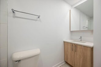 Building Photo - 1625 Blvd. De Maisonneuve Ouest
