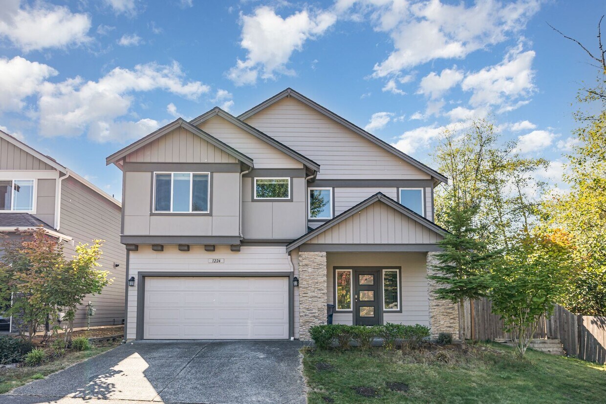 Foto principal - 1224 150th St SW