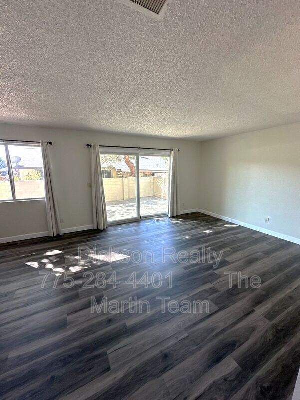 Building Photo - 1668 Round Mountain Cir