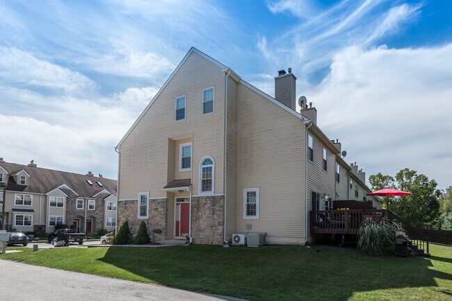 Building Photo - 113 Poplar Ct