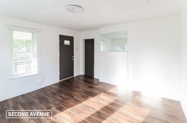 Building Photo - 2037 Snavely Ave SW