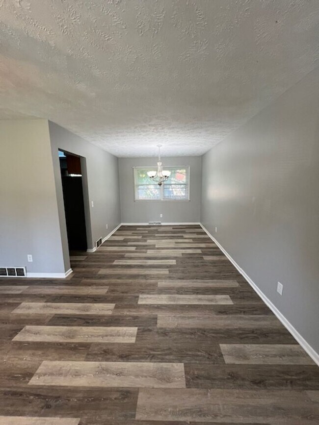 Foto del edificio - 3 Bedroom In Roanoke Estates!!