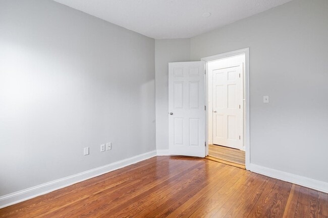 Building Photo - 12 Cawfield St