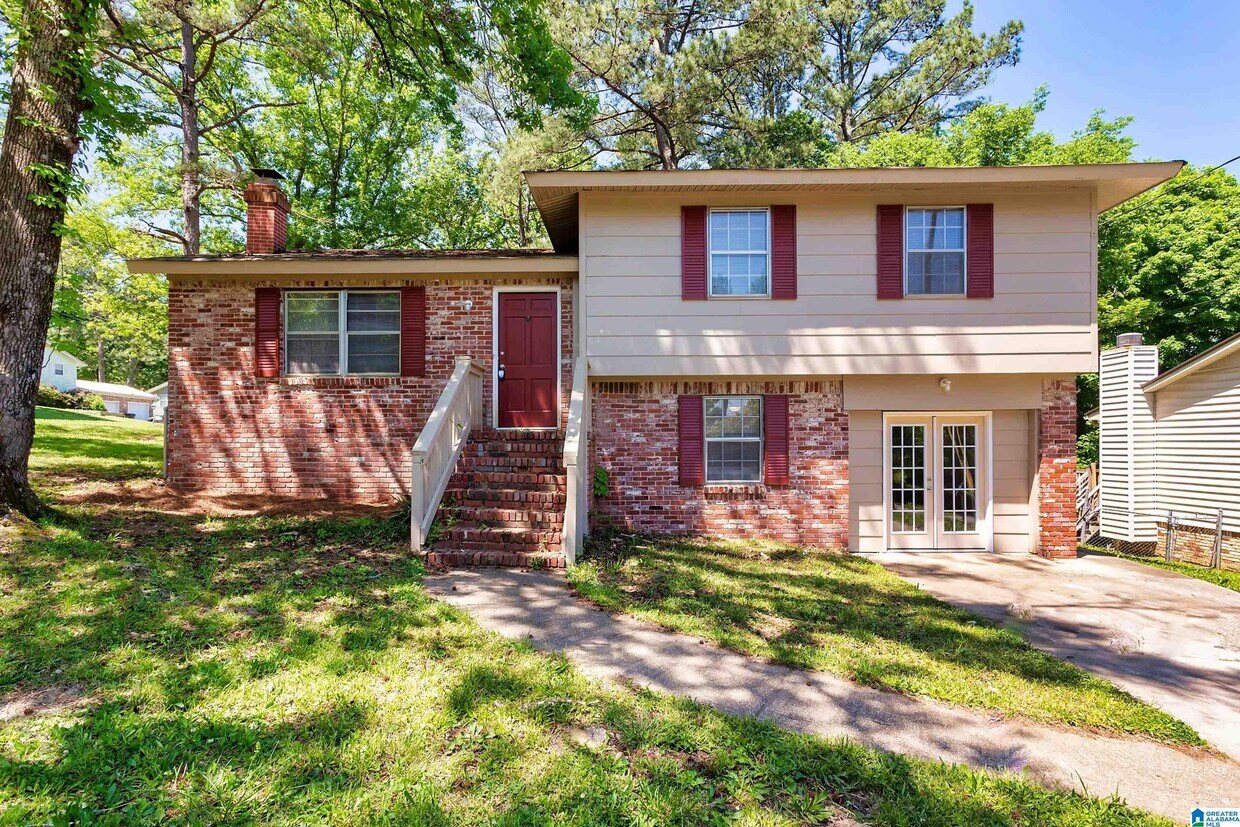 2700 3rd St NW, Center Point, AL 35215 House Rental in Center Point