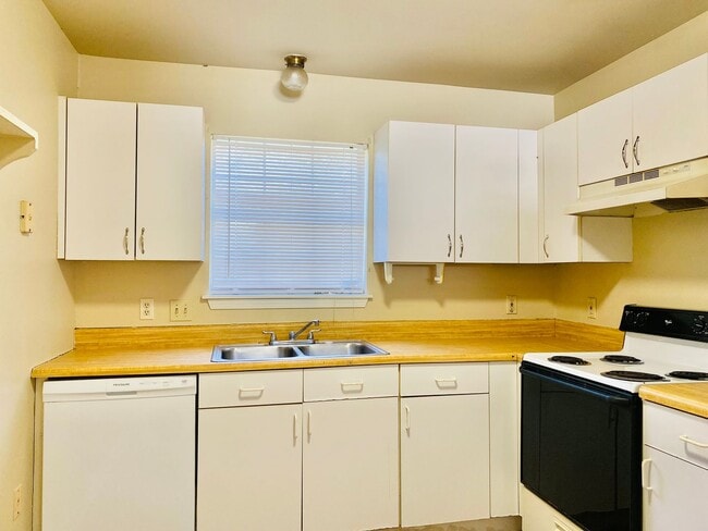 Foto del edificio - 303 Titan Dr