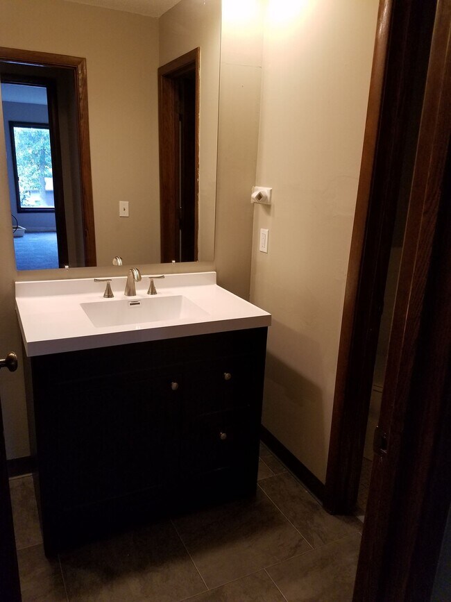 Foto del edificio - Remodeled 2 Bedroom